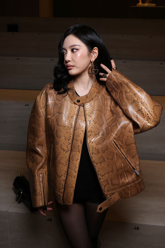 Kehadiran Ningning aespa bertepatan dengan peragaan koleksi terbaru Gucci di bawah arahan Creative Director, Denma. Foto: Getty Images