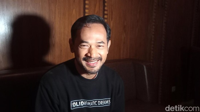 Oka Antara ditemui di kawasan Wijaya, Jakarta Selatan.