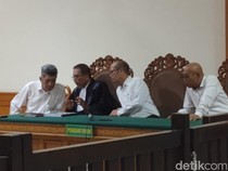 Korupsi Beras ASN, 3 Eks Pejabat Perumda Dharma Santika Dituntut 4 Tahun