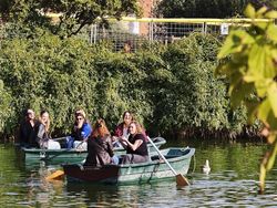 Barcelona yang Romantis dalam Bidikan Kamera Xiaomi 17 Ultra