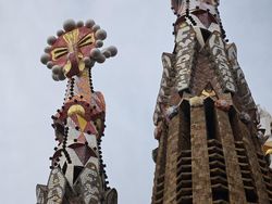 Barcelona yang Romantis dalam Bidikan Kamera Xiaomi 17 Ultra