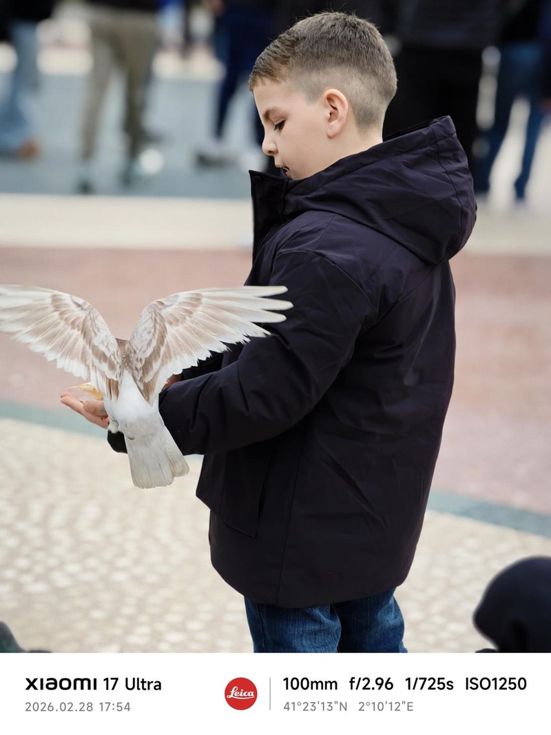 Pemandangan Barcelona Dipotret dengan Xiaomi 17 Ultra