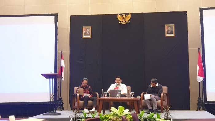 Perwakilan Sekretariat Nasional Satuan Pendidikan Aman Bencana (SPAB) Kemendikdasmen Jamjam Muzaki (tengah).