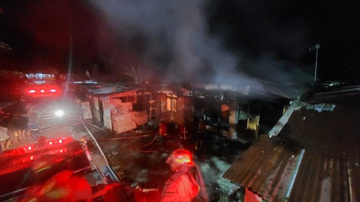 Rumah-Warung di Padang Hangus Terbakar, Damkar: Penyebab Kebakaran Diselidiki