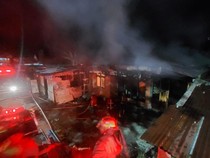 Rumah-Warung di Padang Hangus Terbakar, Damkar: Penyebab Kebakaran Diselidiki