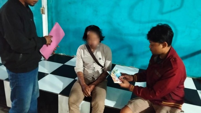 Pria yang edarkan uang palsu di Pasuruan diamankan.