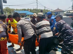 KM Almujib Ditabrak Tongkang di Pulau Biawak, 2 ABK Tewas-4 Hilang