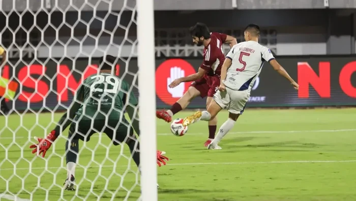 PSM Makassar Vs Persita Tangerang skor 2-2 di babak pertama.