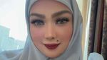 Penampilan Glamor Istri Gubernur Kaltim Sarifah saat Berkerudung yang Disorot