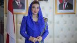 Penampilan Glamor Istri Gubernur Kaltim Sarifah saat Berkerudung yang Disorot