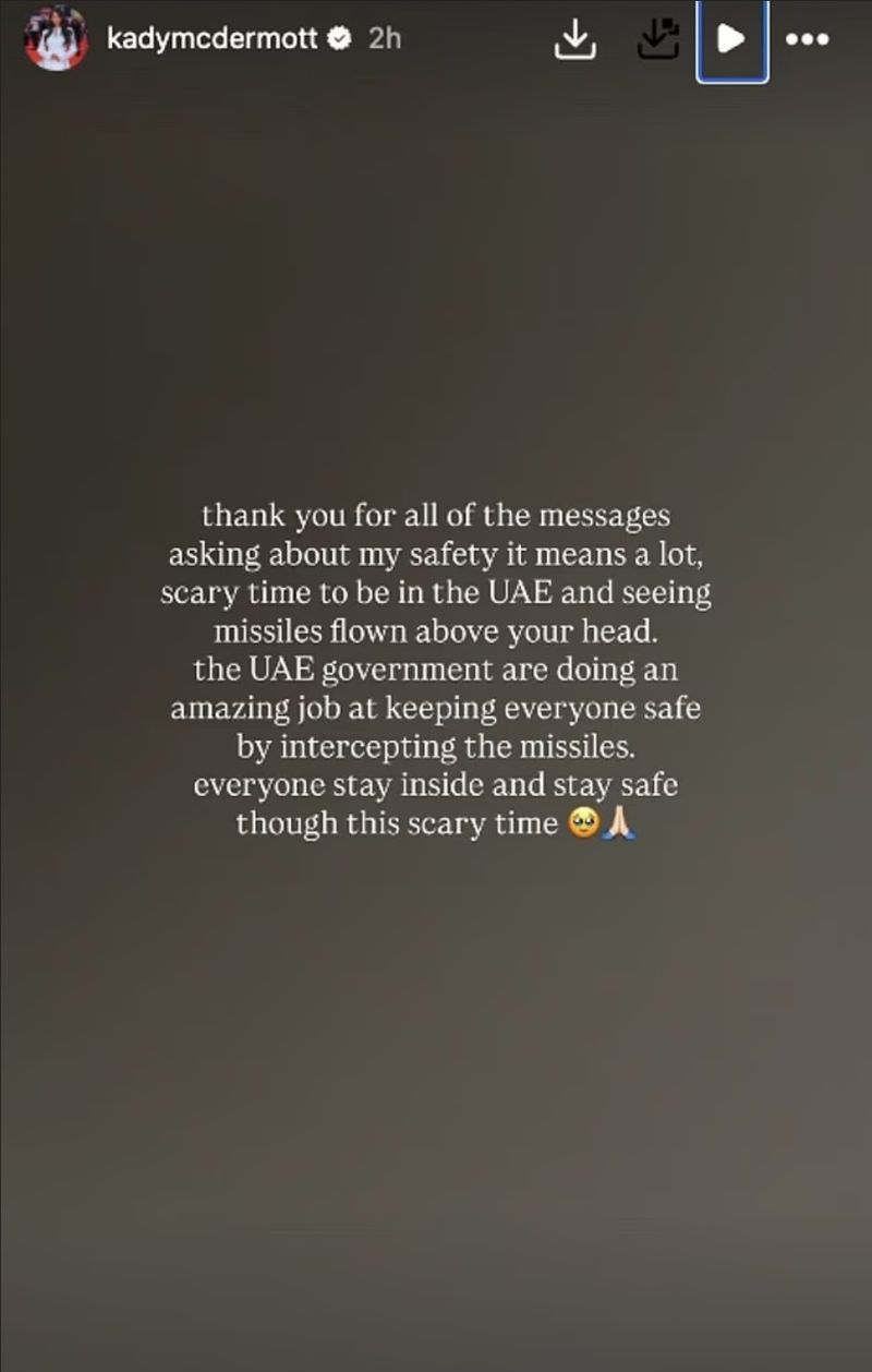 Selebriti update kondisi Dubai di media sosial.