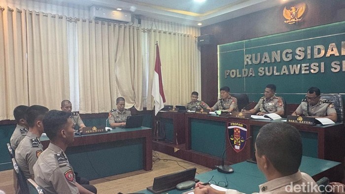 Sidang Komisi Kode Etik Polri (KKEP) terkait penganiayaan maut Bripda Dirja. Elmayanti/detiksulsel