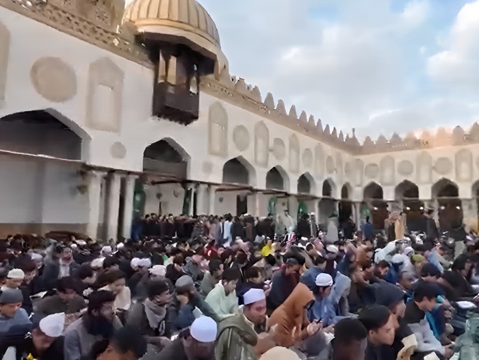 Suasana buka puasa Ramadan di Mesir