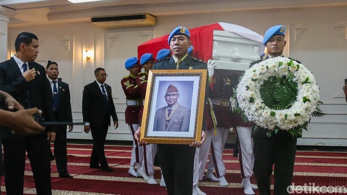 Muzani Ungkap Permintaan Try Sutrisno Sebelum Wafat: Amendemen UUD 1945 Jadi Legasi Kritis