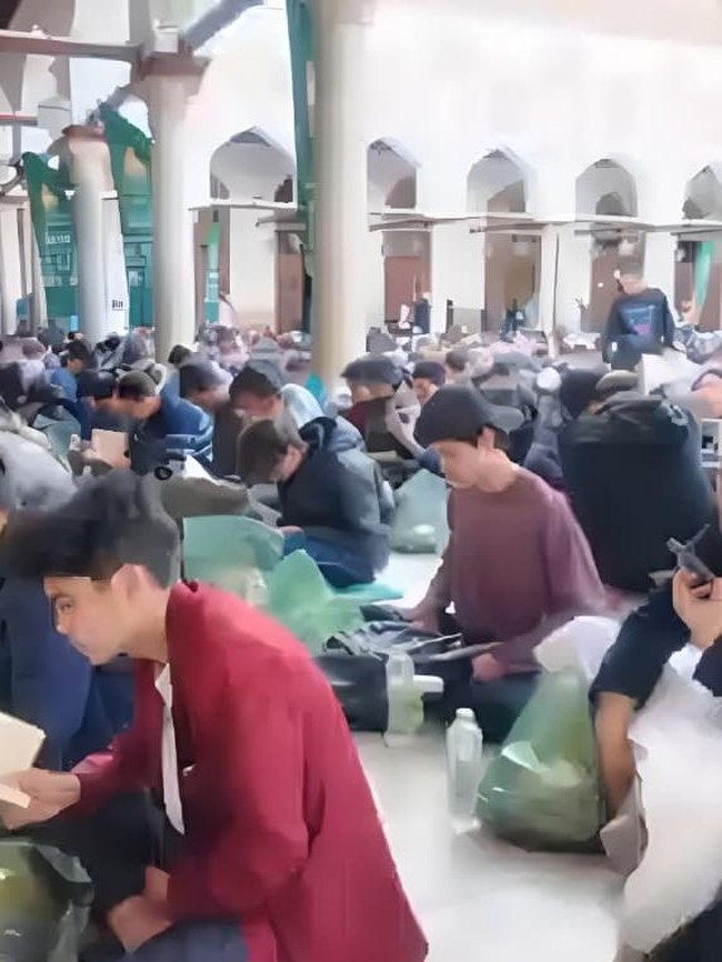 Potret Iftar dan Suasana Ramadan Mahasiswa Indonesia di Kairo