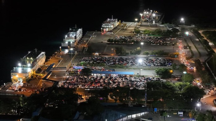 Suasana Pelabuhan Bakauheni, Lampung Selatan