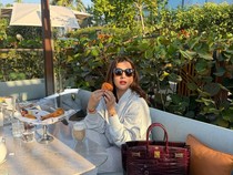 Mewah! Tasya Farasya Makan Croissant di Dubai hingga Ngopi di Mekkah