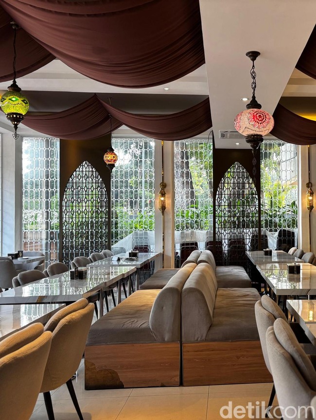 Begini Suasana Meriah Buka Puasa ala Timur Tengah di Plataran Istiqla