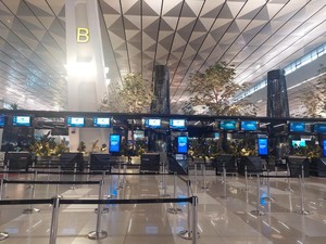 Imbas Perang Iran, Puluhan Penerbangan ke Timur Tengah dari Bandara Soetta Batal