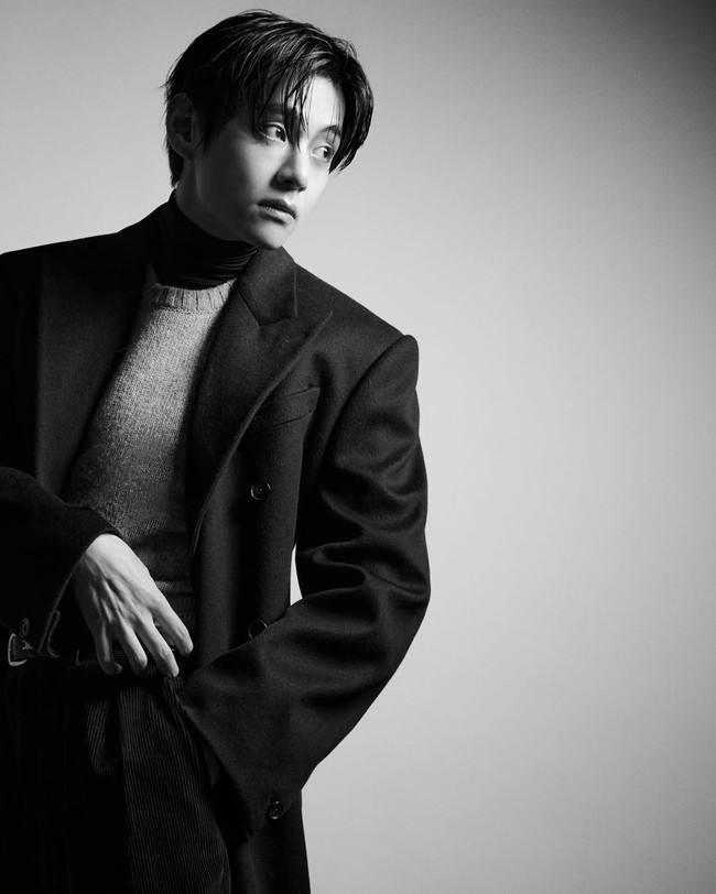 Penggemar pun semakin tak sabar menantikan ‘gebrakan’ V BTS selama gelaran Paris Fashion Week 2026. Foto: dok. Instagram @thv