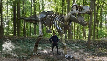 Proyek Kerangka T-Rex yang sepenuhnya terbuat dari logam ini menghabiskan waktu lebih dari 500 jam pengerjaan selama masa karantina dan berhasil menampilkan anatomi purba yang sangat kokoh sekaligus gahar. boguard via BoredPanda  