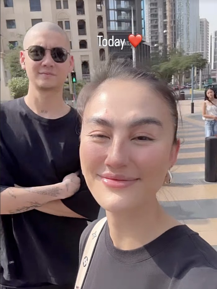 Agnez Mo masih di Dubai.