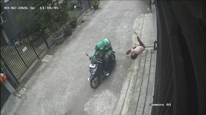 Nenek Jakbar Jadi Korban Jambret, Pelaku Bermain Mental dengan Pura-pura Nolong!