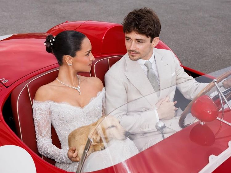Potret Pernikahan Pebalap F1 Charles Leclerc dengan Influencer Alexandra