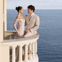 Alexandra pertama kali dikaitkan dengan Charles Leclerc pada 2023 ketika keduanya tertangkap menonton pertandingan Wimbledon di London. Sejak saat itu, ia sering terlihat mendukung Leclerc dalam berbagai pertandingan F1. Foto: Instagram @charles_leclerc