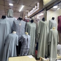 Tren Baju Lebaran Couple 2026: Sarimbit Melayu Laris di Tanah Abang