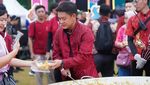 Wow! Bobon Santoso Pecahkan Rekor Dunia Bikin Lontong Cap Go Meh 5 Ribu Porsi