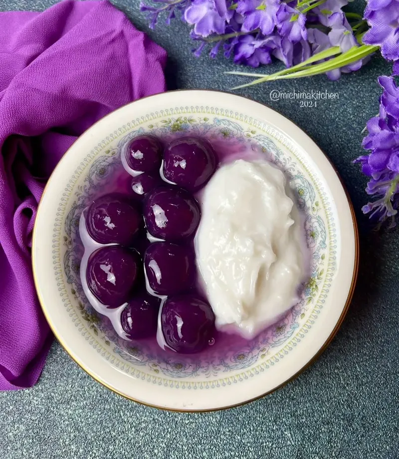 Bubur Sumsum Candil Ubi Ungu. (Cookpad @michimakitchen)