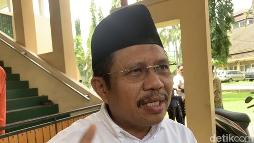 Bupati Lombok Barat, Lalu Ahmad Zaini.