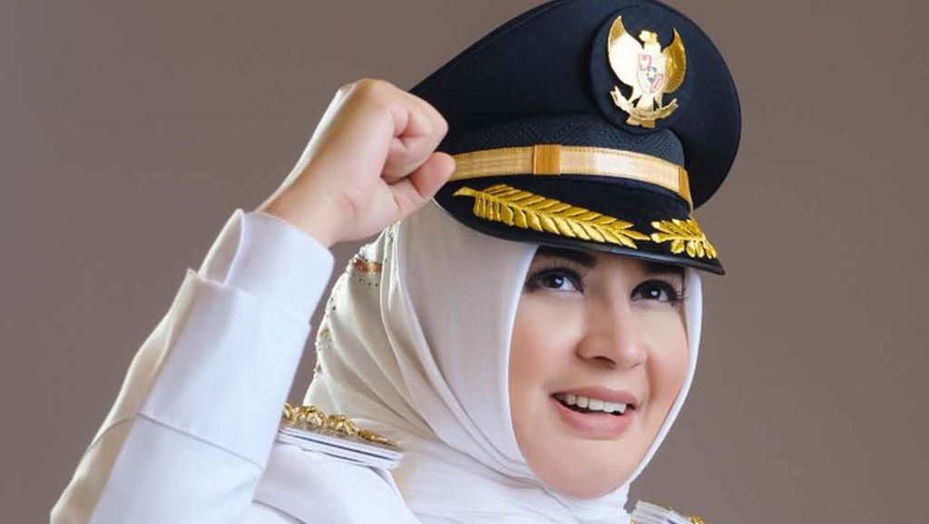 Video Cik Cik Bum Bum: Fadia Arafiq Dari Panggung Dangdut ke Panggung KPK