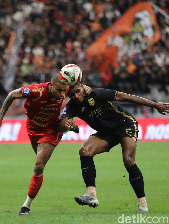 Dramatis ! Persija Ditahan Imbang Borneo