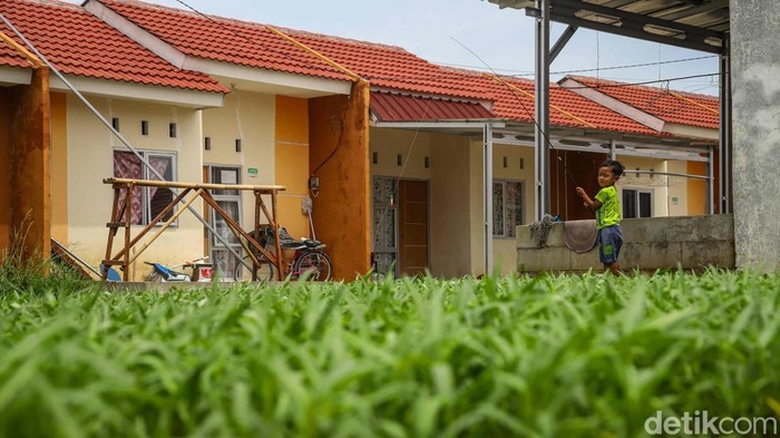 Aktivitas warga terlihat di perumahan subsidi Babelan, Kabupaten Bekasi. Program KPR subsidi memperluas akses rumah layak bagi masyarakat berpenghasilan rendah.