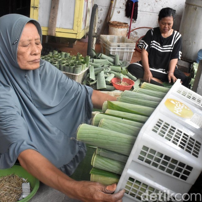 Geliat Kampung Lontong Surabaya