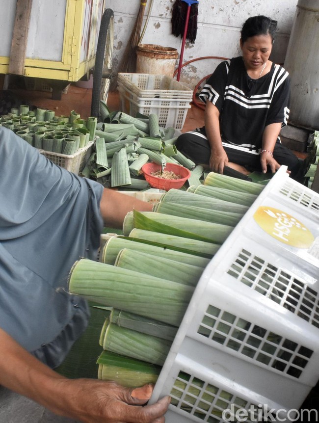 Geliat Kampung Lontong Surabaya