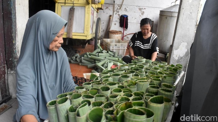 Geliat Kampung Lontong Surabaya