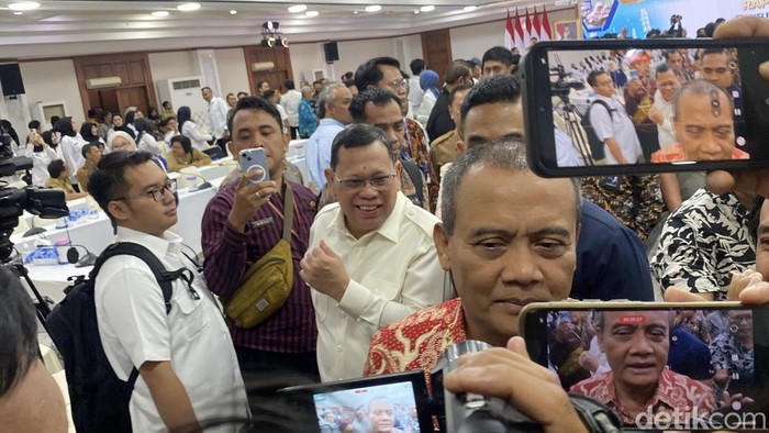 Gubernur Jawa Tengah (Jateng), Ahmad Luthfi di Kantor Pemprov Jateng, Kecamatan Semarang Selatan, Kota Semarang, Selasa (3/3/2026).