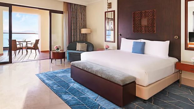 Hotel Fairmont The Palm Hotel Fairmont The Palm di atas pulau buatan Palm Jumeirah, Dubai.