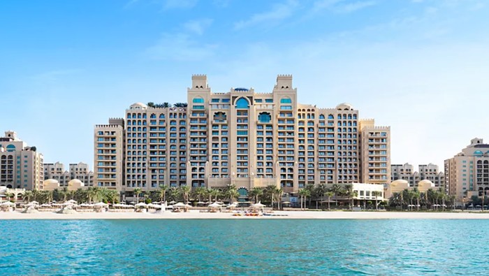 Hotel Fairmont The Palm di atas pulau buatan Palm Jumeirah, Dubai.