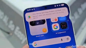 Tidak hanya dimensi fisiknya, Tecno Slim 2 juga menjagokan bezel super tipis yang hanya 0,7mm. Foto: Virgina Maulita Putri/detikINET