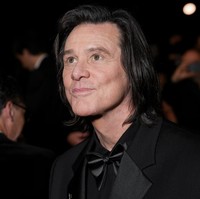 Viral Teori Kloning Jim Carey Setelah Tampil Tak Dikenali