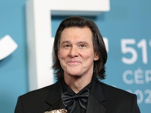 Wajah Nyaris Tak Dikenali, Jim Carrey Diduga Jalani 5 Prosedur Kosmetik Ini