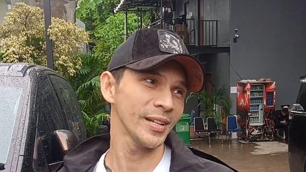 Jonathan Frizzy Bentuk Badan demi Penampilan