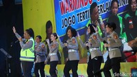 Melalui pendekatan kreatif seperti musik, Korlantas berharap pesan keselamatan dapat diterima lebih luas, termasuk oleh generasi muda. Suasana peluncuran berlangsung meriah dengan penampilan para Polwan yang membawakan lagu tersebut secara langsung.