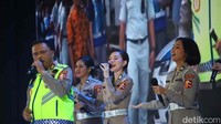 Dengan lirik yang ringan dan mudah diingat, lagu “Mudik Tertib Ojo Kesusu” mengajak para pemudik untuk tidak terburu-buru di jalan, mematuhi rambu lalu lintas, serta mengutamakan keselamatan diri dan keluarga.