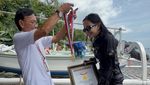 Kirana Larasati Dapat Rekor MURI Usai Menyelam 127 M