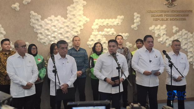 Konferensi Pers Pemberian THR-BHR dan Perkembangan Stimulus Ekonomi Jelang Lebaran 2026, Selasa (3/3/2026). (CNBC Indonesia/Chandra)